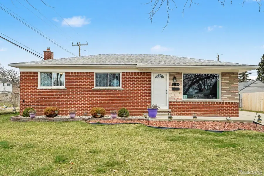 5135 Sudbury Drive, Warren, MI 48092 - #2