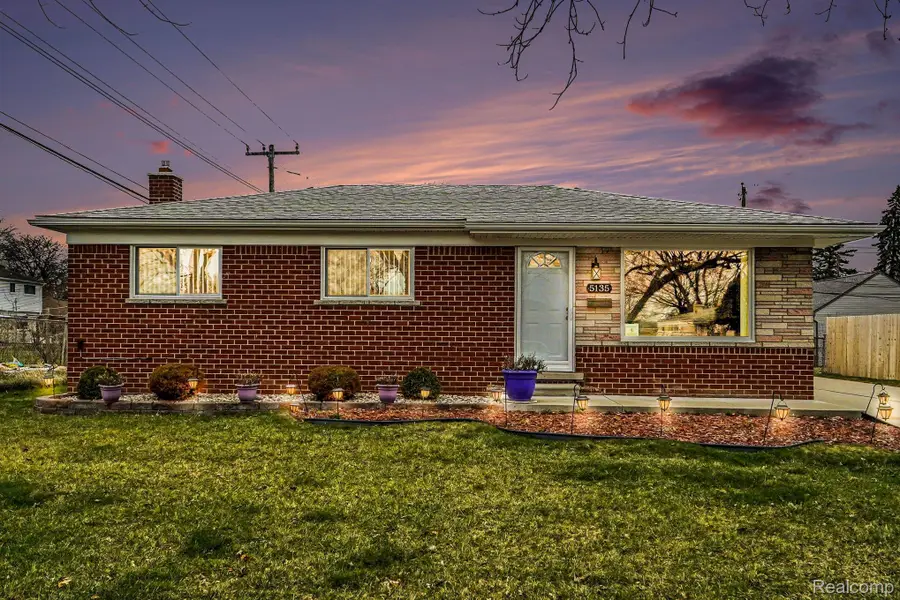 5135 Sudbury Drive, Warren, MI 48092 - #3