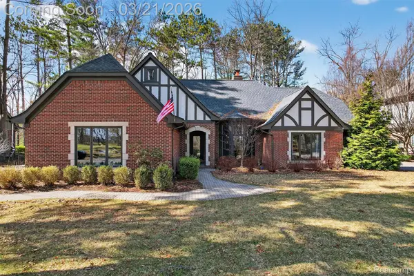 92 Kirksway Lane, LakeOrion, MI 48362