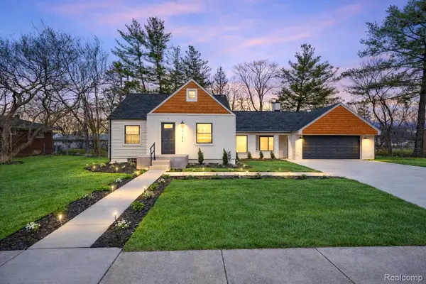 19133 Huntington Avenue, HarperWoods, MI 48225