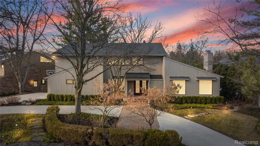 4695 Maura Lane, West Bloomfield, MI 48323 - #2