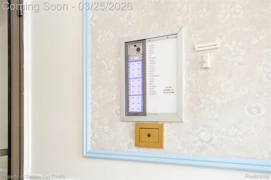 19710 W 13 Mile Road #102, Beverly Hills, MI 48025 - #3