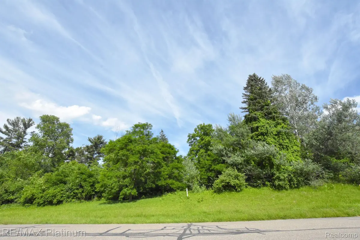 35 Shannon Glen Drive, Fenton, MI 48430 - #1