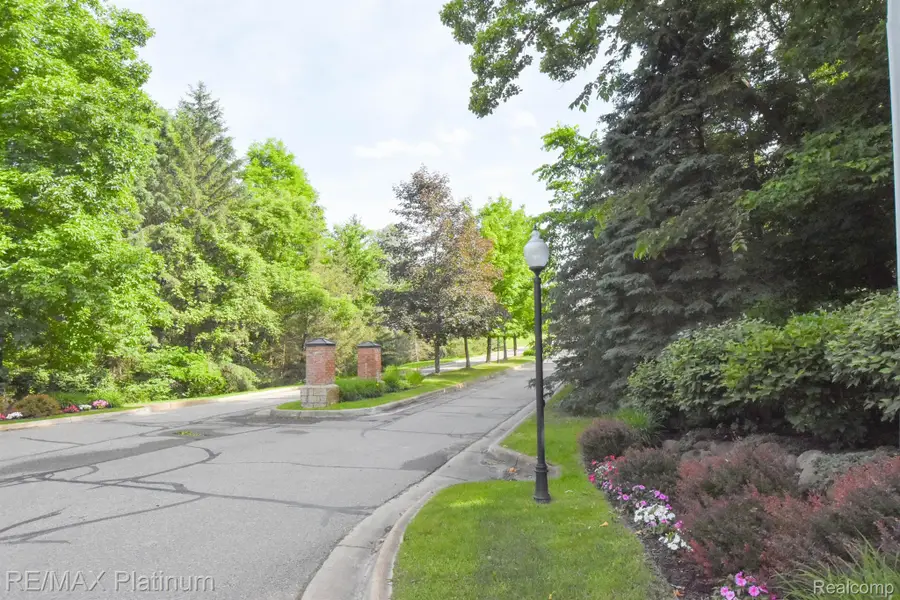 35 Shannon Glen Drive, Fenton, MI 48430 - #3