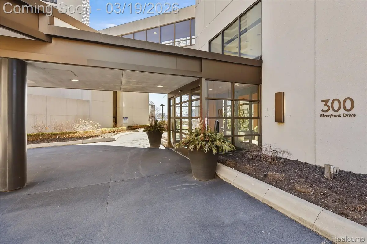 1001 W Jefferson Avenue #18B, Detroit, MI 48226 - #1