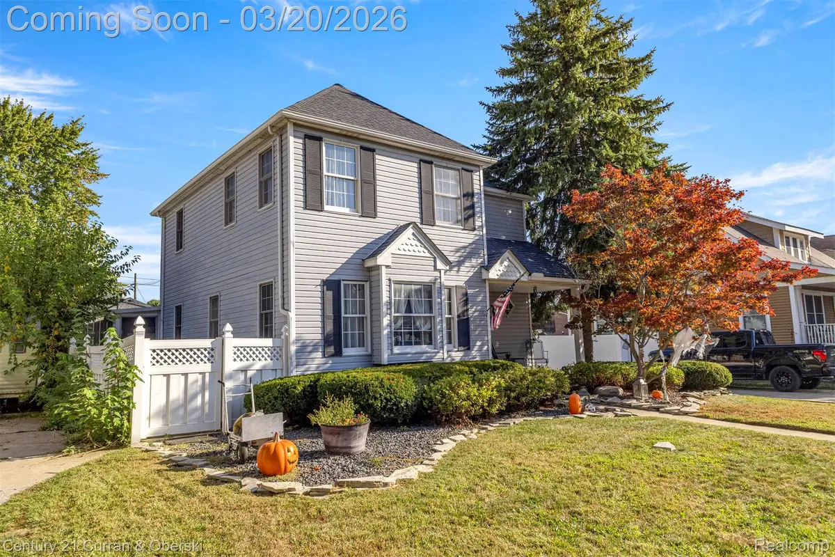 250 Chestnut Street, Wyandotte, MI 48192 - #1