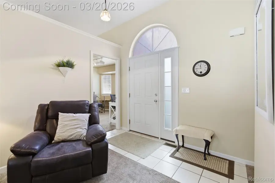 42925 N Hampton Drive, Sterling Heights, MI 48314 - #3