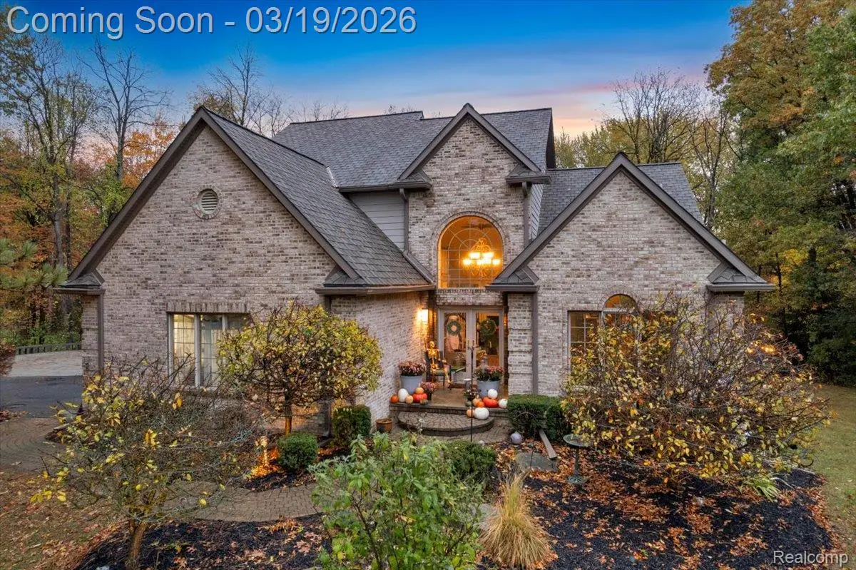 90 Creekwood Drive, Orion, MI 48362 - #1