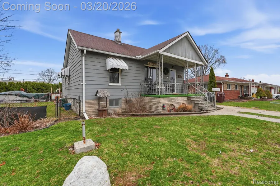 8521 Dale, Center Line, MI 48015 - #2