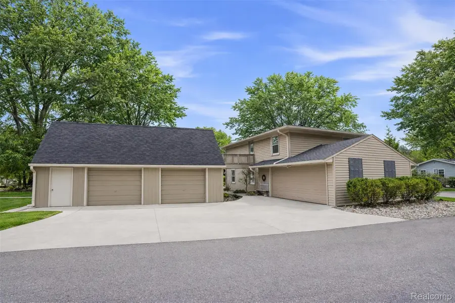 5370 Edgelake Drive, Pinckney, MI 48169 - #3