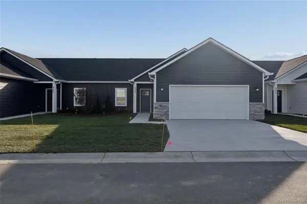 232 Marion Oaks Drive, Howell, MI 48843