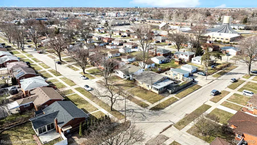 27471 Norma Drive, Warren, MI 48093 - #3