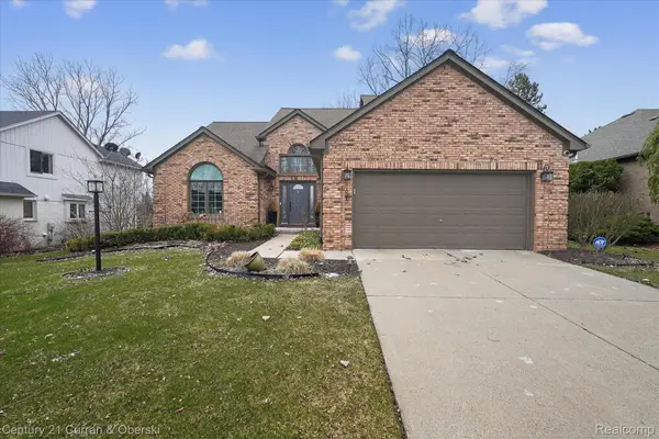 1698 Farnborough Drive, RochesterHills, MI 48307