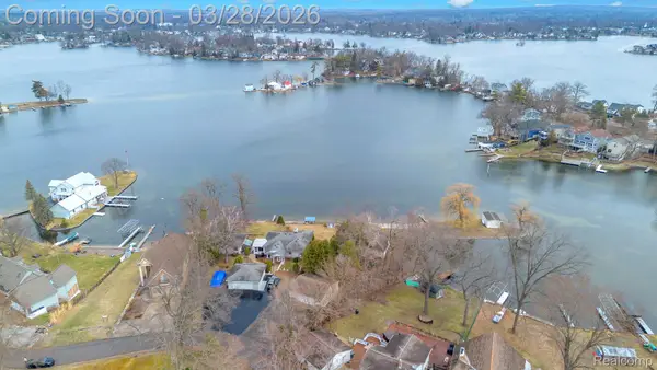 664 King Circle, LakeOrion, MI 48362