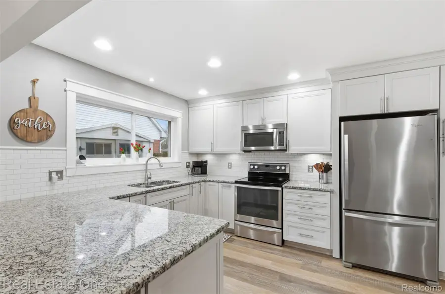 2327 Hillcrescent Drive, Troy, MI 48085 - #3