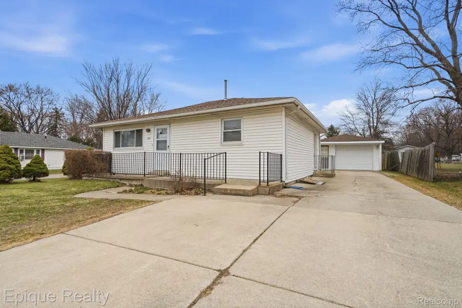 3197 Crooks Road, Rochester Hills, MI 48309 - #2