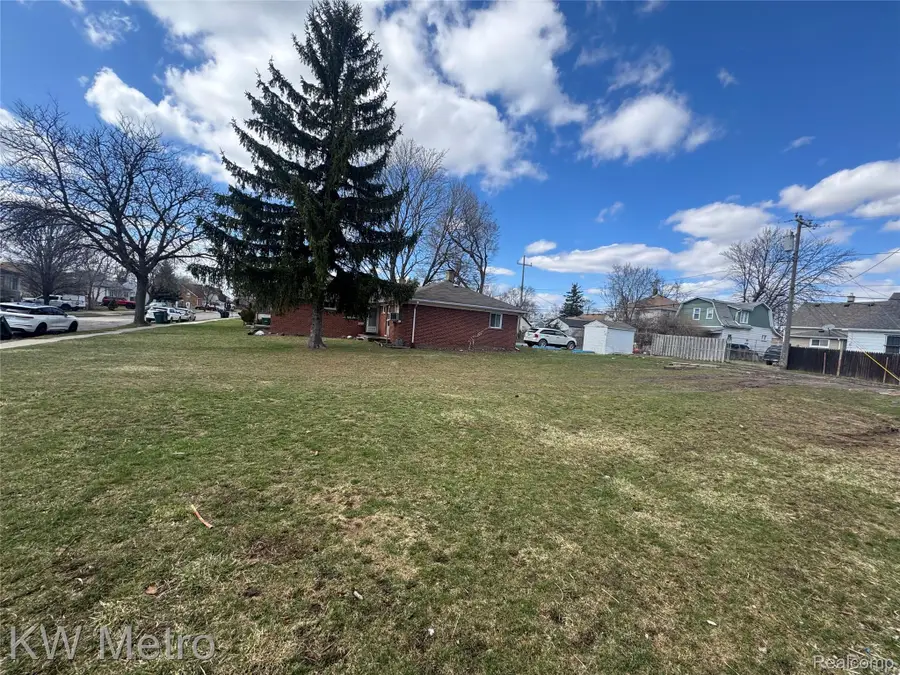 1382 Hanford Avenue, Lincoln Park, MI 48146 - #2