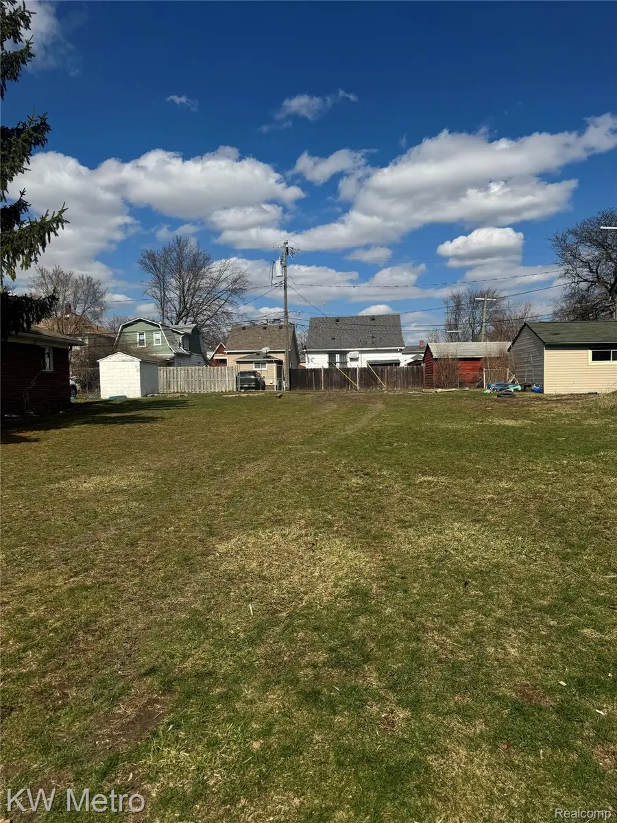 1382 Hanford Avenue, Lincoln Park, MI 48146 - #3