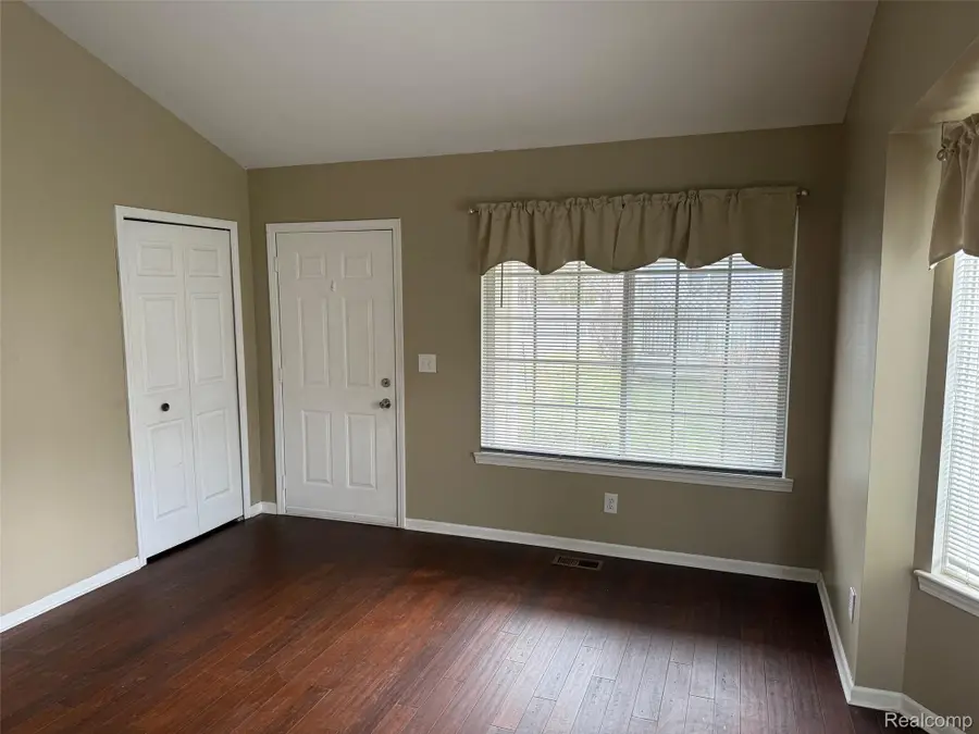19335 Mandarin Drive, Roseville, MI 48066 - #3