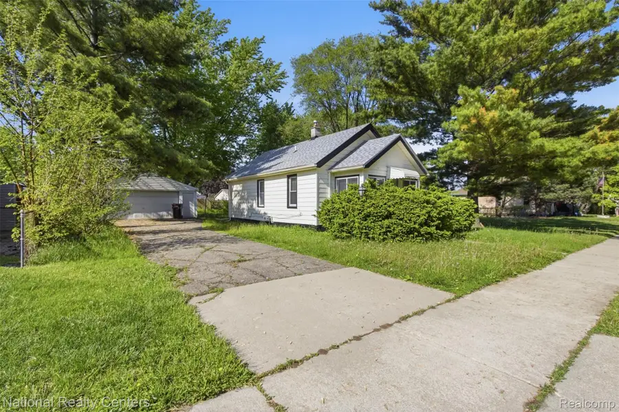 7547 Stephens, Center Line, MI 48015 - #2