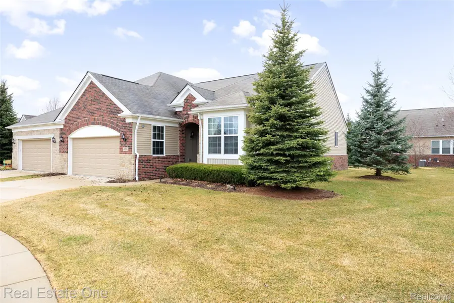 49539 Stillmeadow Court, Macomb, MI 48042 - #2
