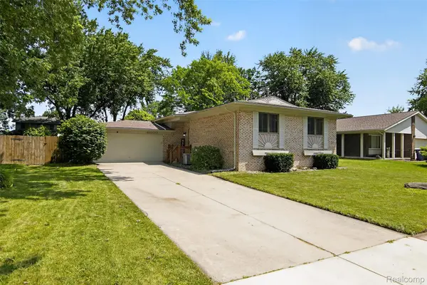 44100 Somerset Square, Canton, MI 48187