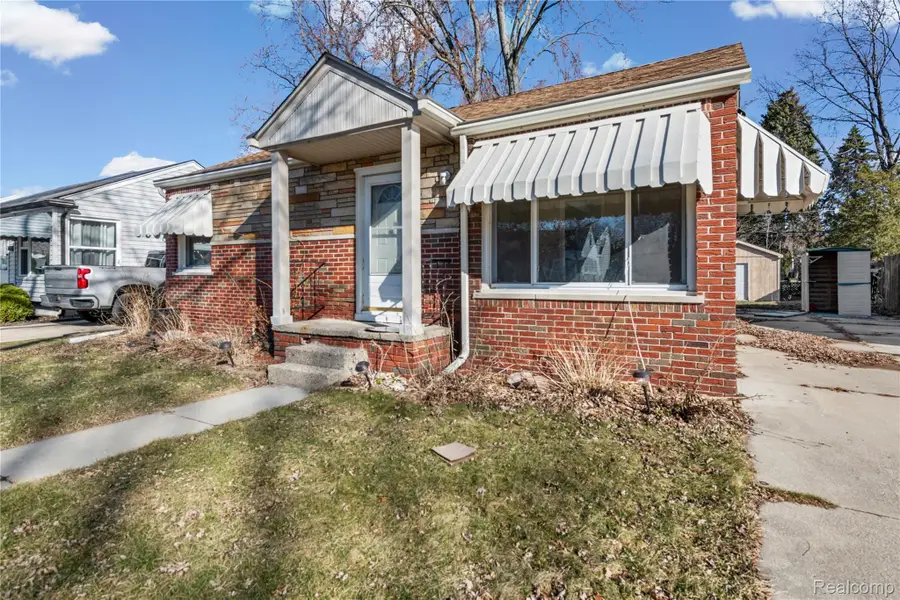 22459 Daniels Street, Saint Clair Shores, MI 48081 - #2