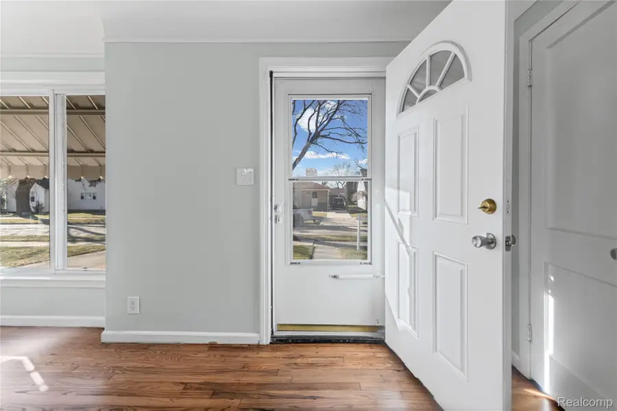 22459 Daniels Street, Saint Clair Shores, MI 48081 - #3