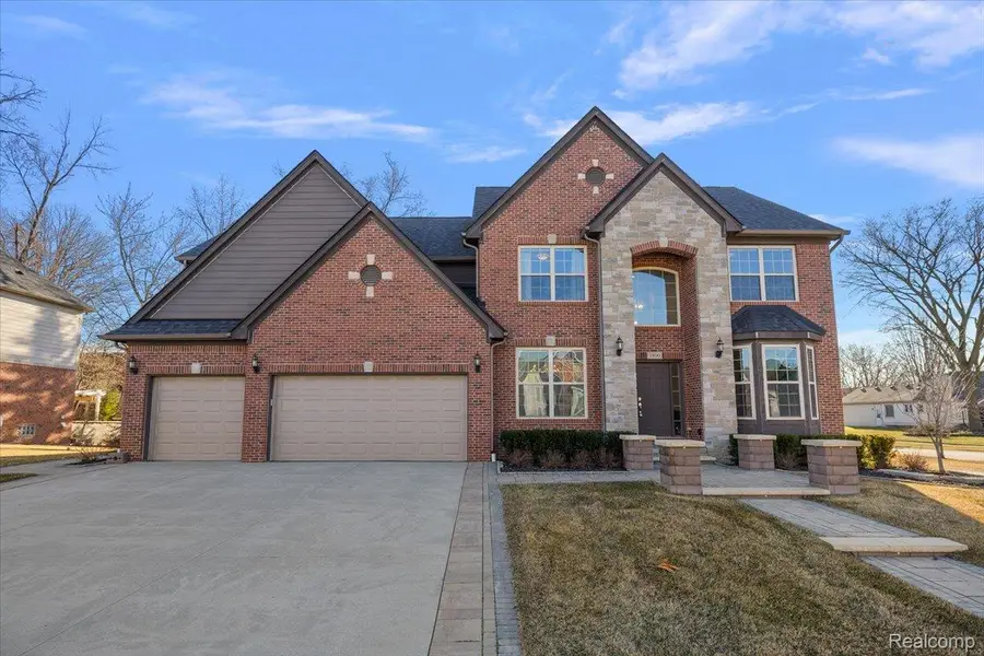 3890 Macaw Drive, Troy, MI 48083 - #2