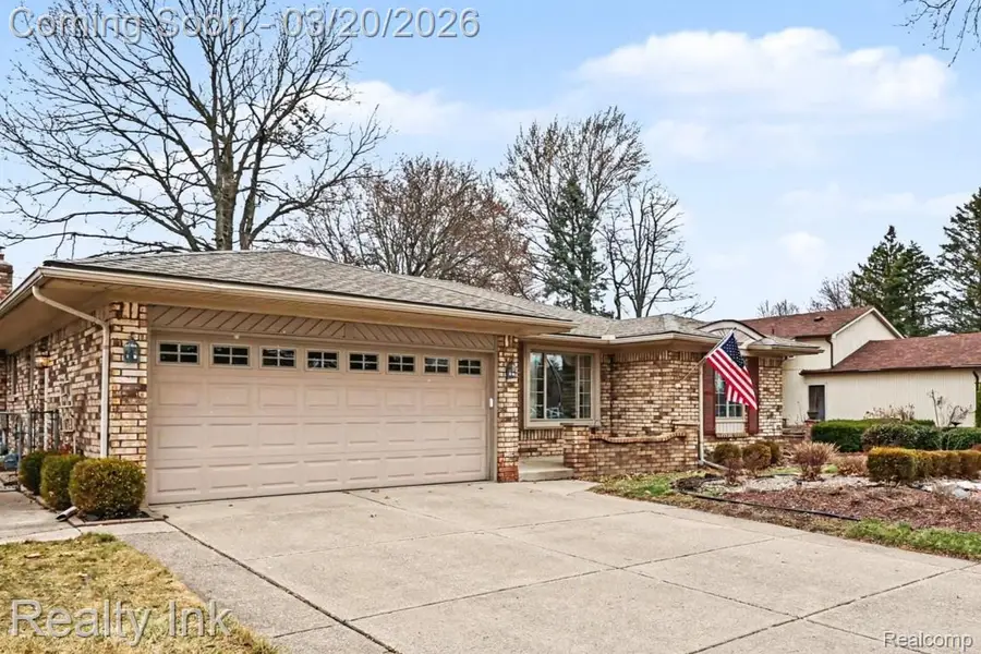 42235 Sycamore Drive, Sterling Heights, MI 48313 - #2