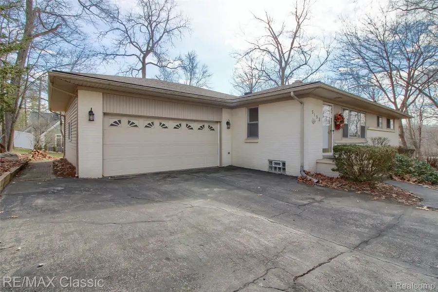 5155 Daron Lane, West Bloomfield, MI 48324 - #2