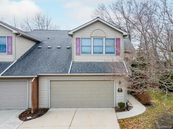 282 Stratford Lane, LakeOrion, MI 48360