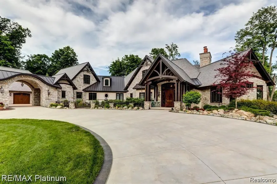 1286 Gray Fox Court, Howell, MI 48843 - #2