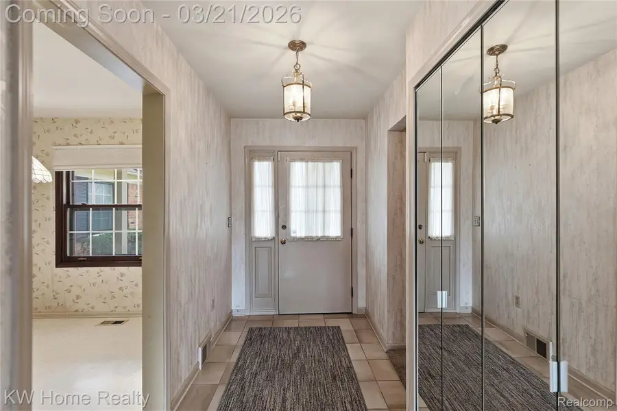 17524 Park Street, Livonia, MI 48152 - #2