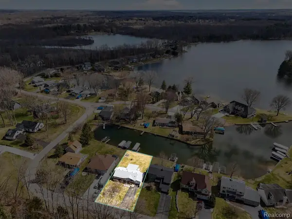 3318 Shawnee Trail, Pinckney, MI 48169