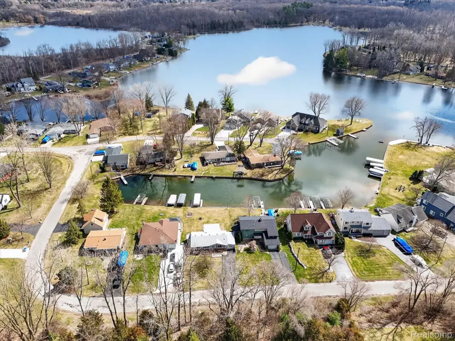 3318 Shawnee Trail, Pinckney, MI 48169 - #2