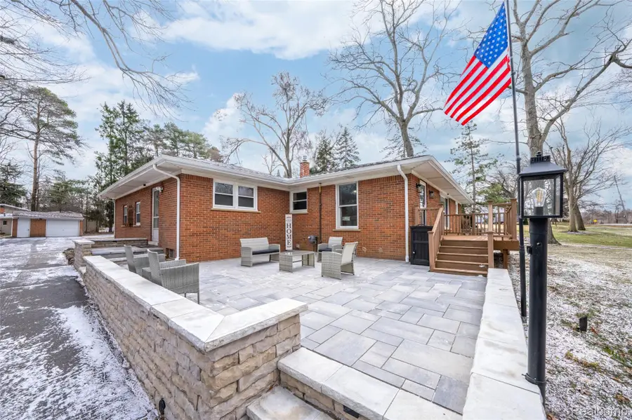 531 Oxbow Lake Road, White Lake, MI 48386 - #2