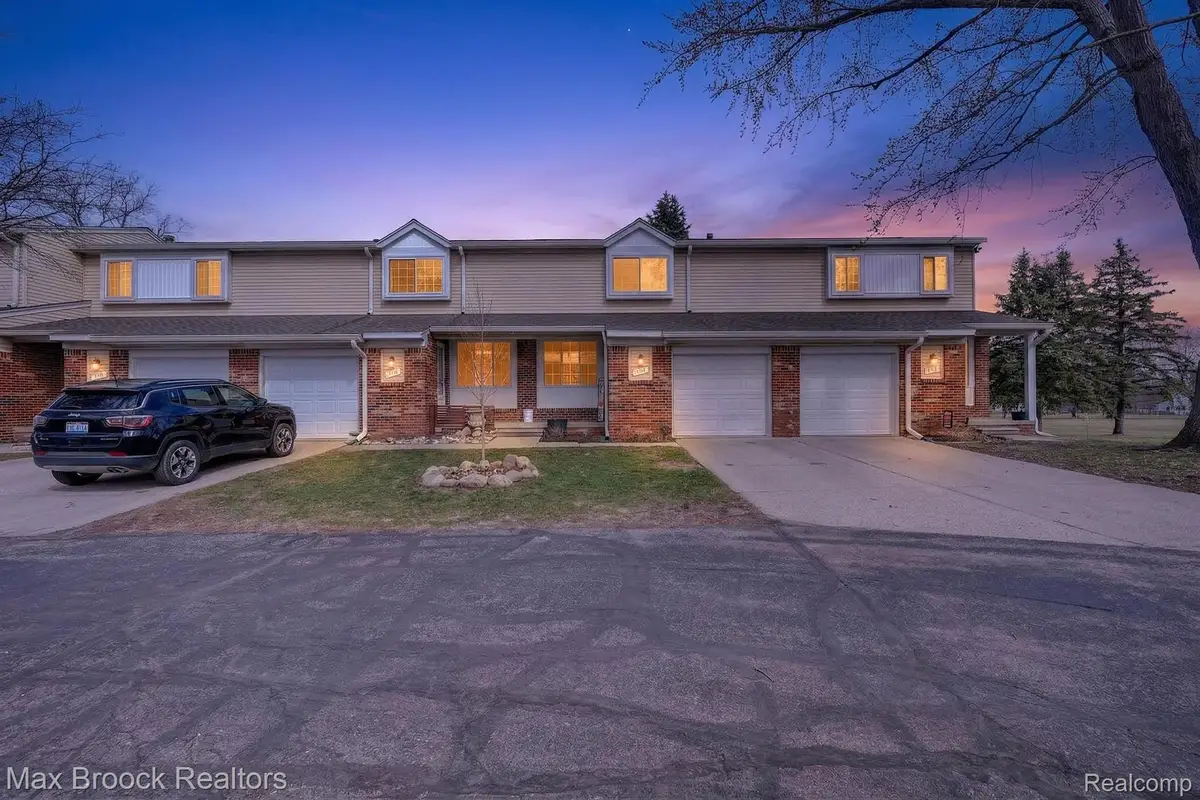 320 Hampton Court, South Lyon, MI 48178 - #1