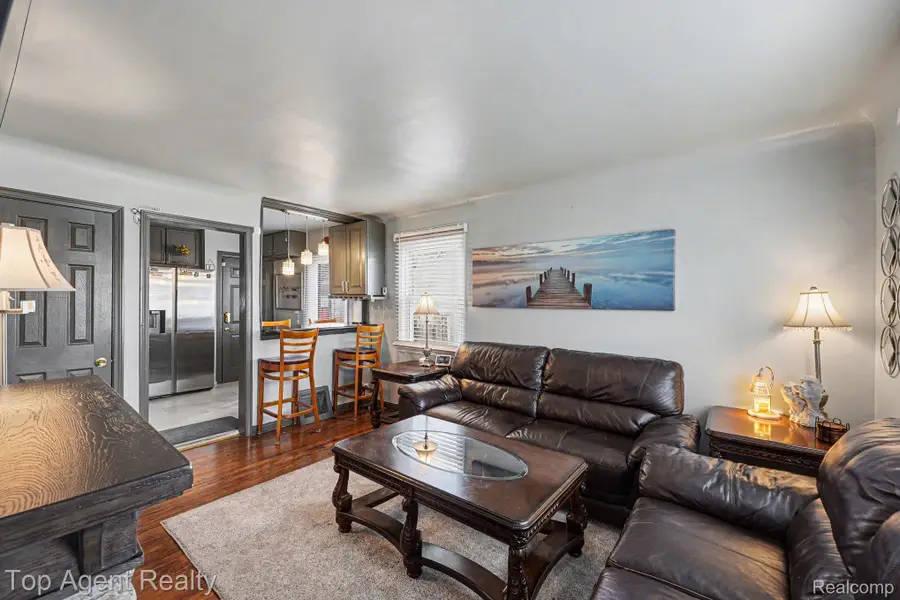 2135 Regina Avenue, Lincoln Park, MI 48146 - #2