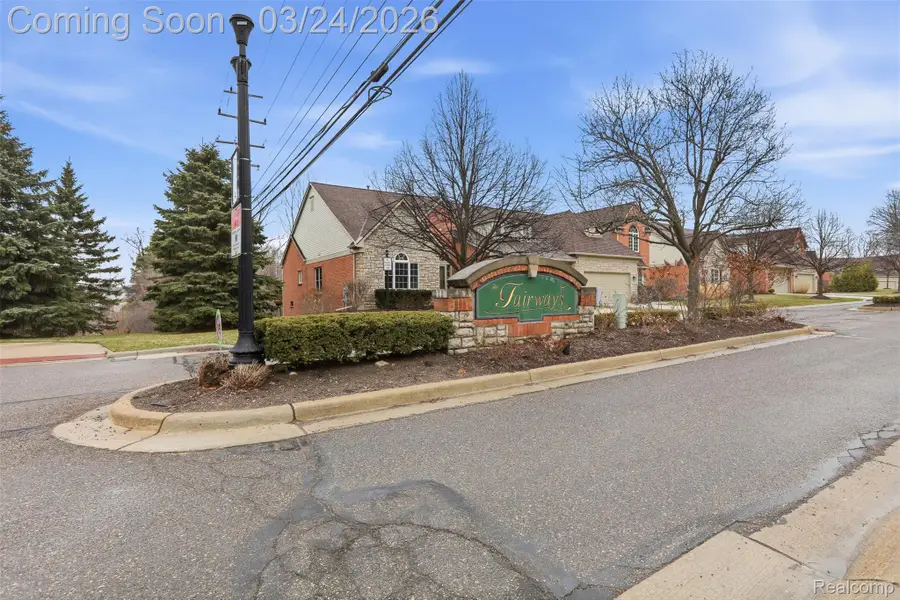 37225 Berkleigh Court, Farmington Hills, MI 48331 - #2