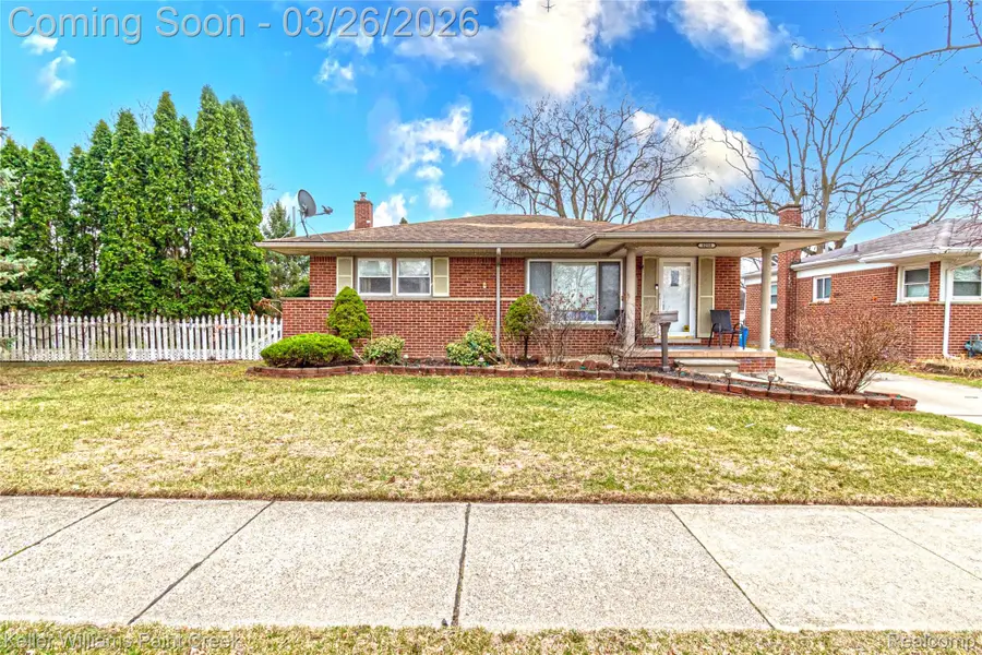 8250 Arnold Street, Dearborn Heights, MI 48127 - #2