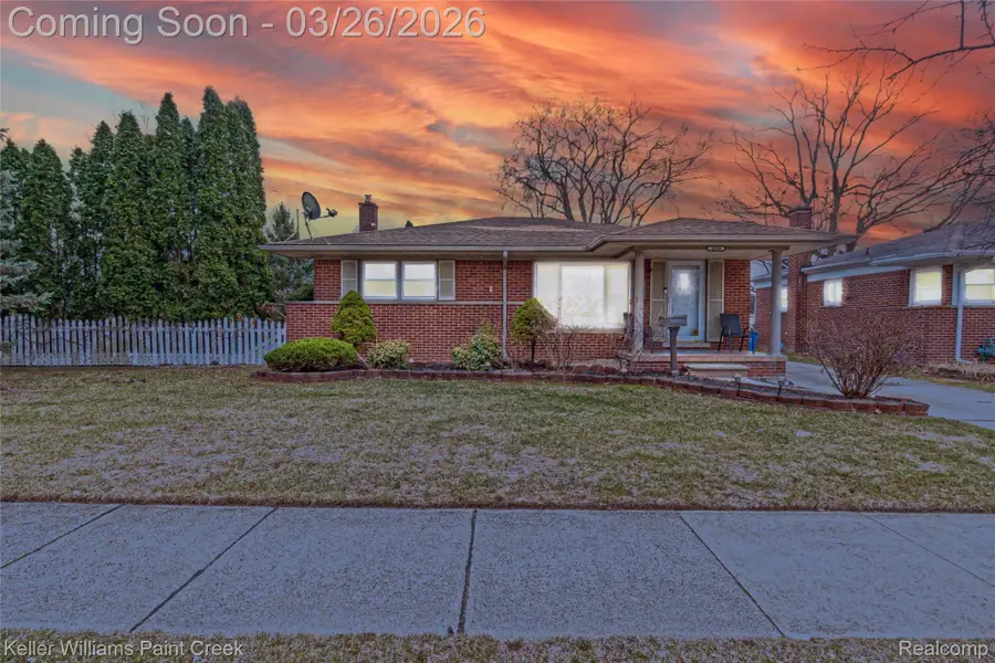 8250 Arnold Street, Dearborn Heights, MI 48127 - #3