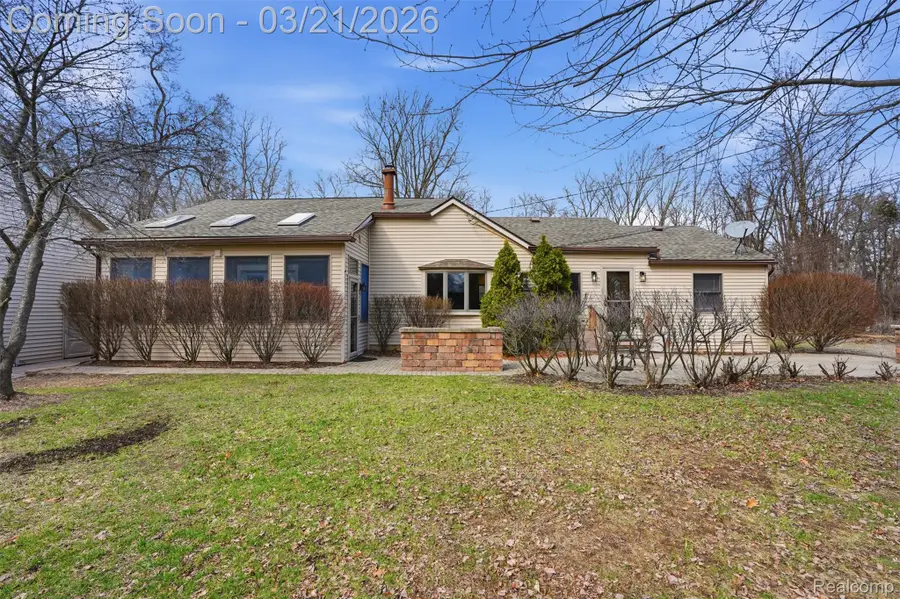 12913 9 Mile Road, South Lyon, MI 48178 - #2