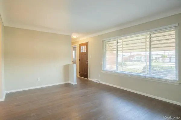 30705 Longfellow Avenue, MadisonHeights, MI 48071
