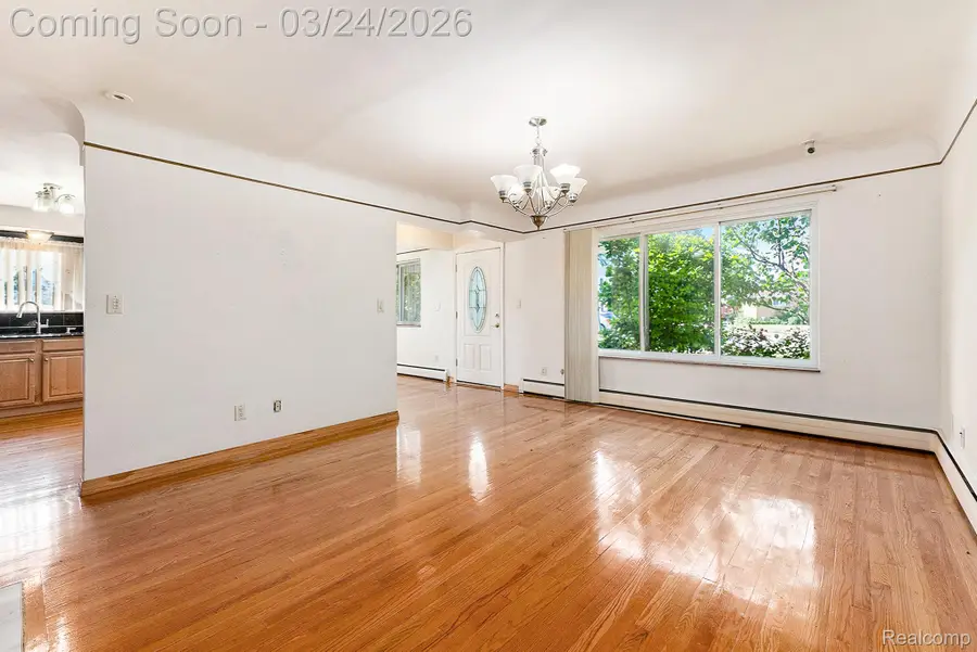 29242 Lorraine Court, Warren, MI 48093 - #2