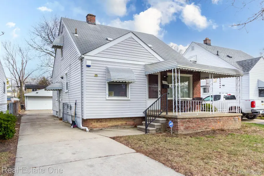 6076 Warwick Street, Detroit, MI 48228 - #2