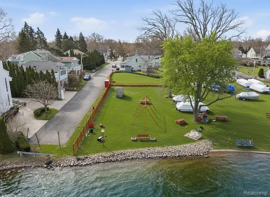 1628 Beechmont Street, Keego Harbor, MI 48320 - #2