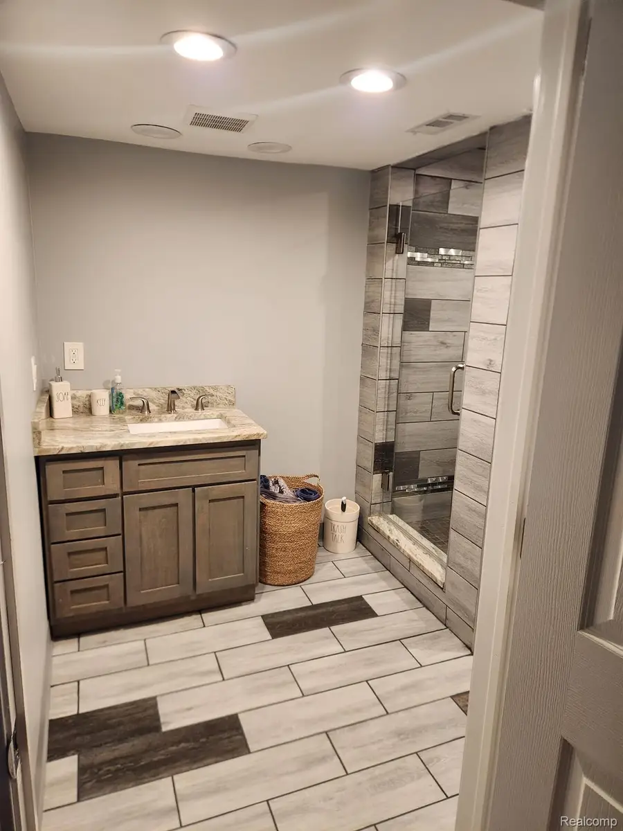 24105 Lathrup Boulevard, Southfield, MI 48075 - #2