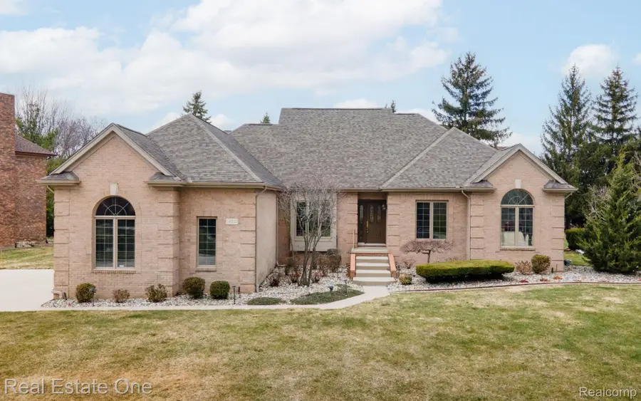 54035 Scarboro Way, Shelby, MI 48316 - #3