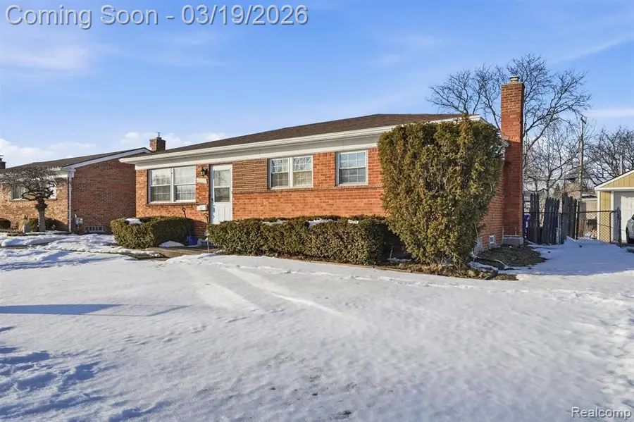 11377 Mae Avenue, Warren, MI 48089 - #2